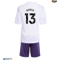 Otroški Nogometni dresi Manchester United Patrick Dorgu #13 Gostujoči 2025-26 Kratek Rokav (+ Kratke hlače)